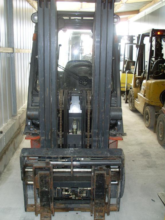 nissan 1T8 diesel cabine, positionneur de fourches